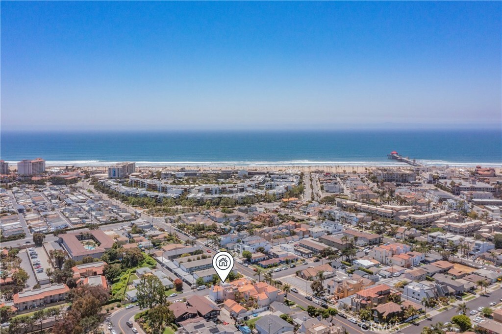 Property Photo: 302 Huntington Street CA 92648