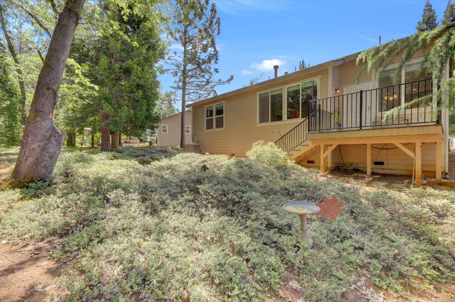 Property Photo: 142 Sparrow Circle CA 95945