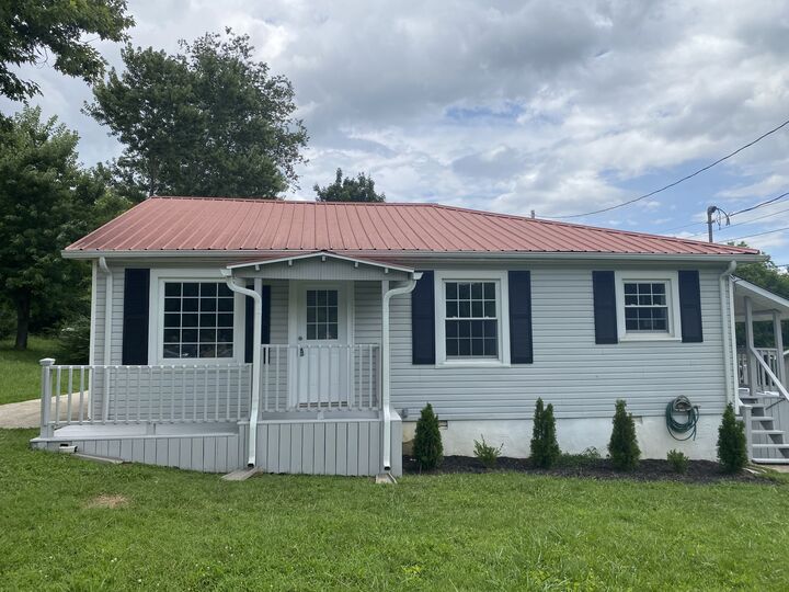 Property Photo:  310 W End Ave  TN 37110 