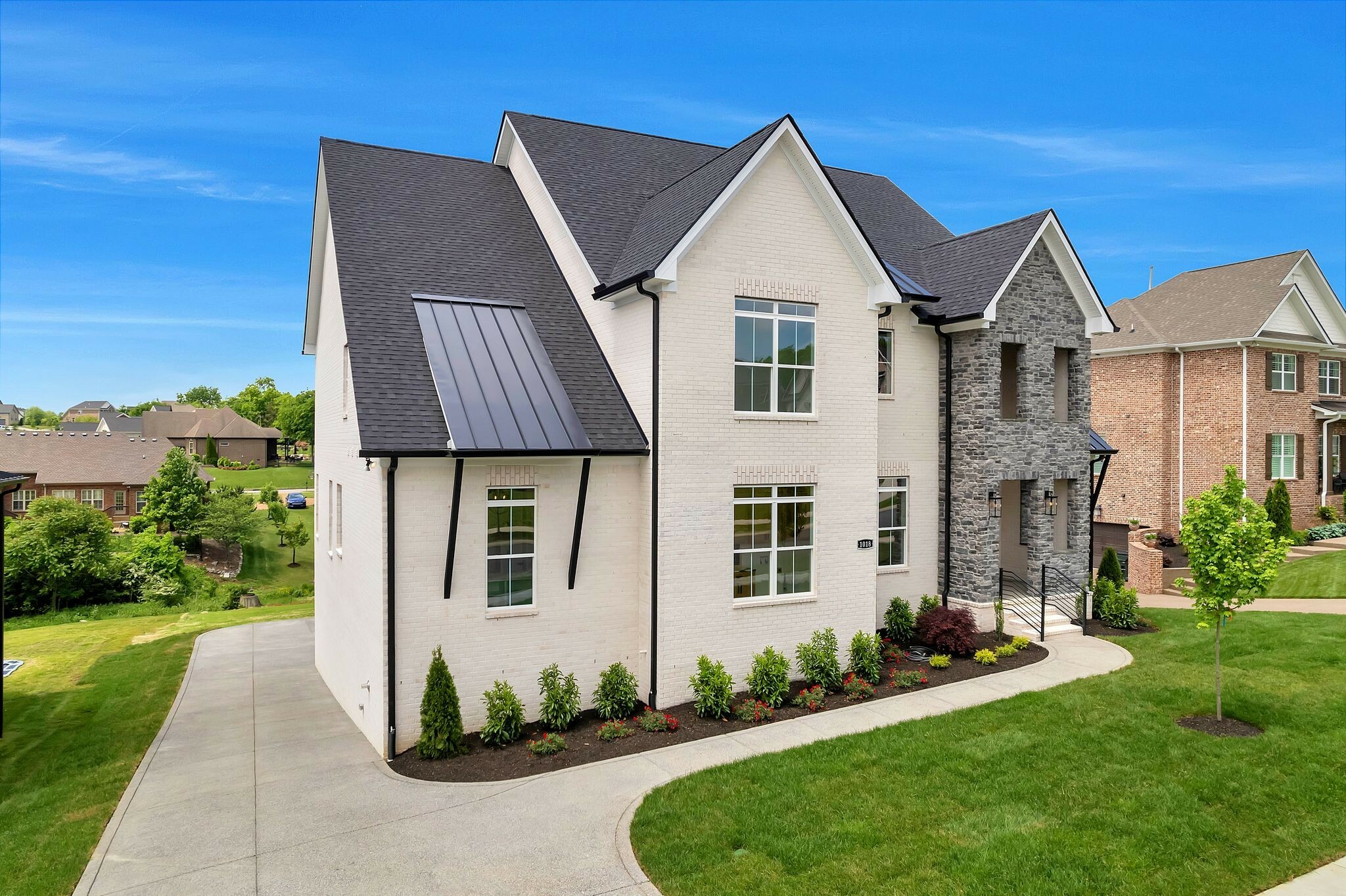 Property Photo:  1018 Keeneland Dr  TN 37066 