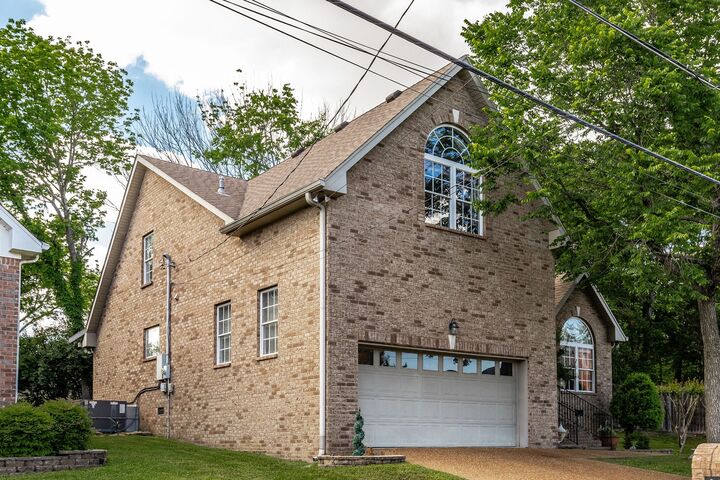 Property Photo:  813 Travis Springs Dr  TN 37115 