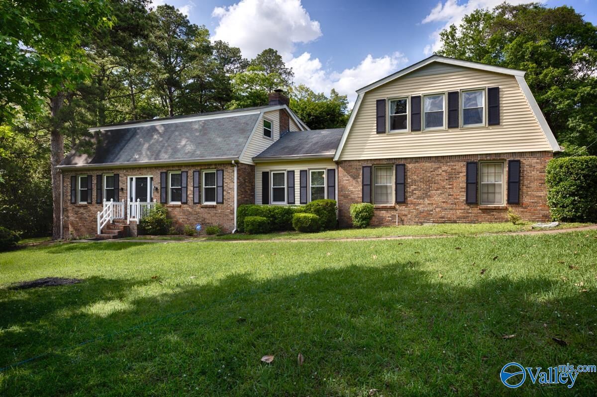 Property Photo:  2614 Vista Drive SE  AL 35803 