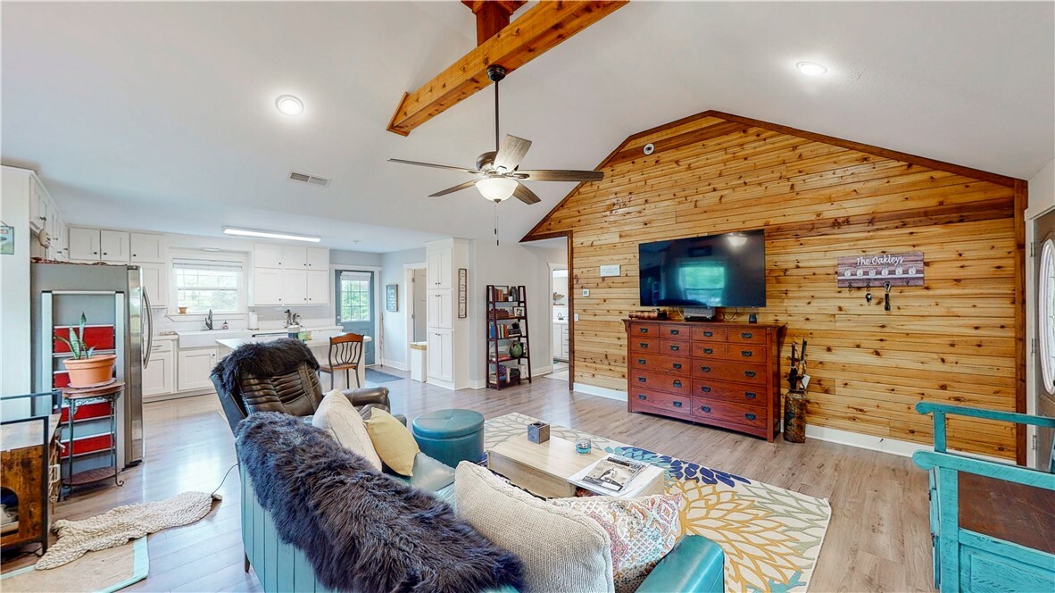 Property Photo: 17685 Gann Ridge Road AR 72732