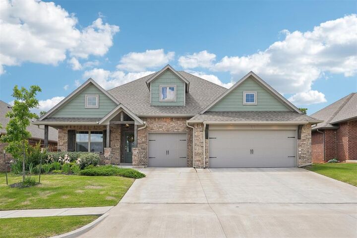 Property Photo: 8400 Poplar Drive OK 73034