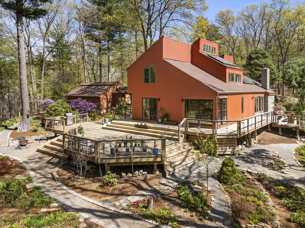 Property Photo: 11 Chaplin Cir MA 01921