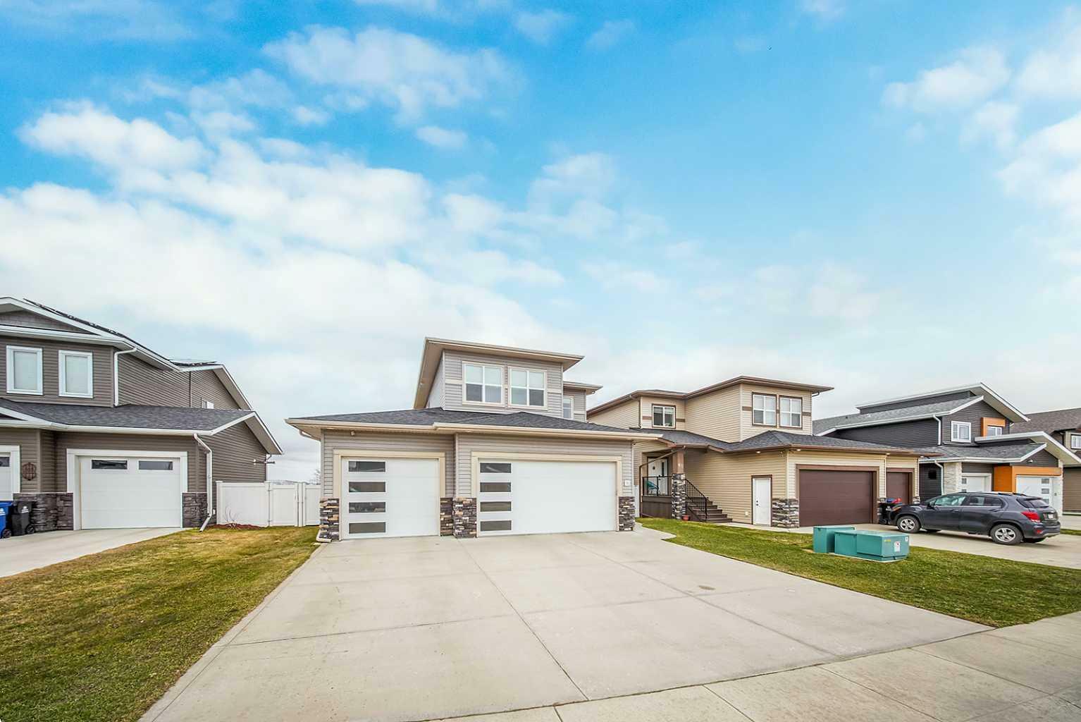 61 Ash Close  Blackfalds AB T4M 0H8 photo