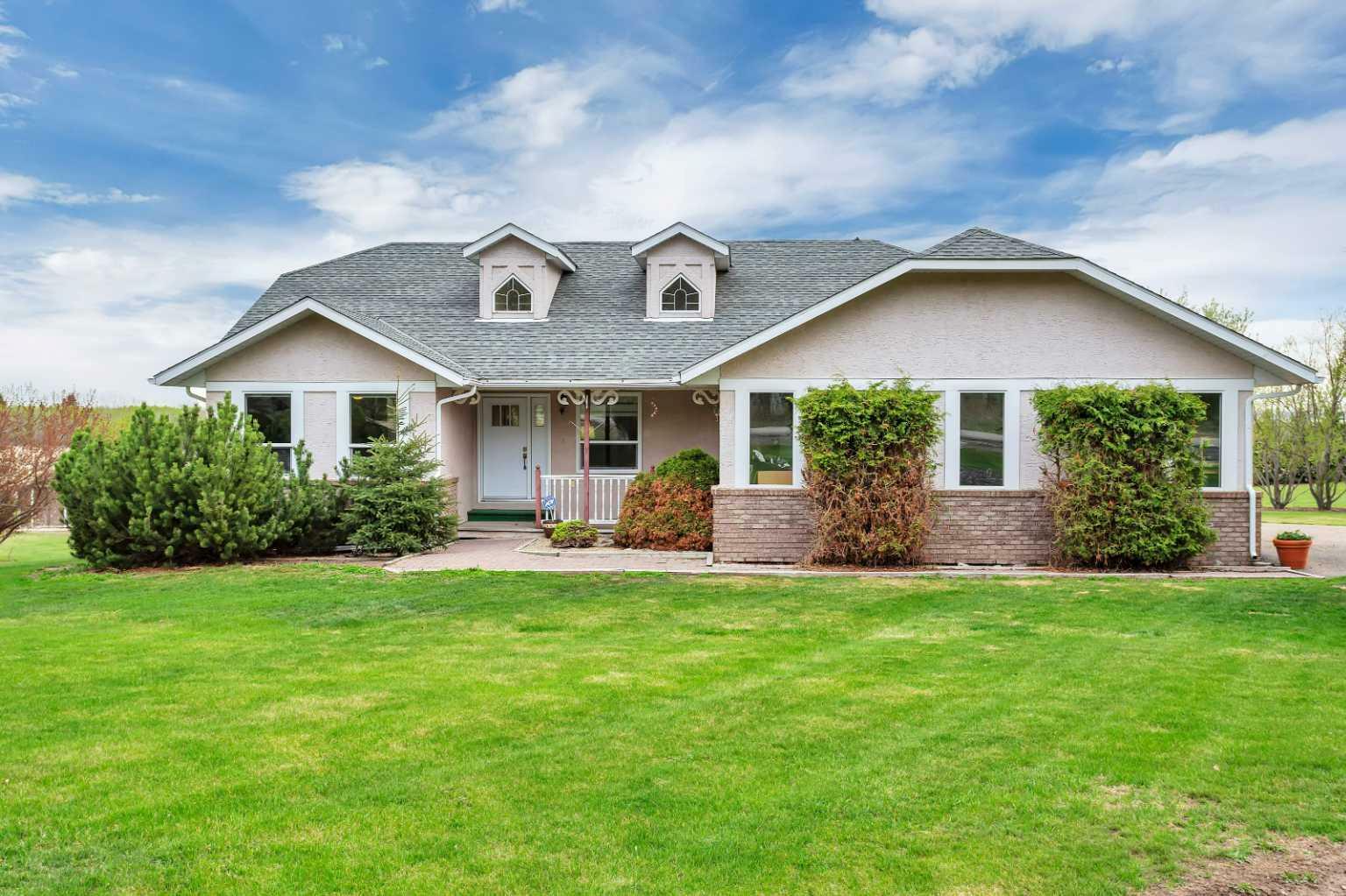 Property Photo: 38440 Range Road 284 7 AB T4S 2E2