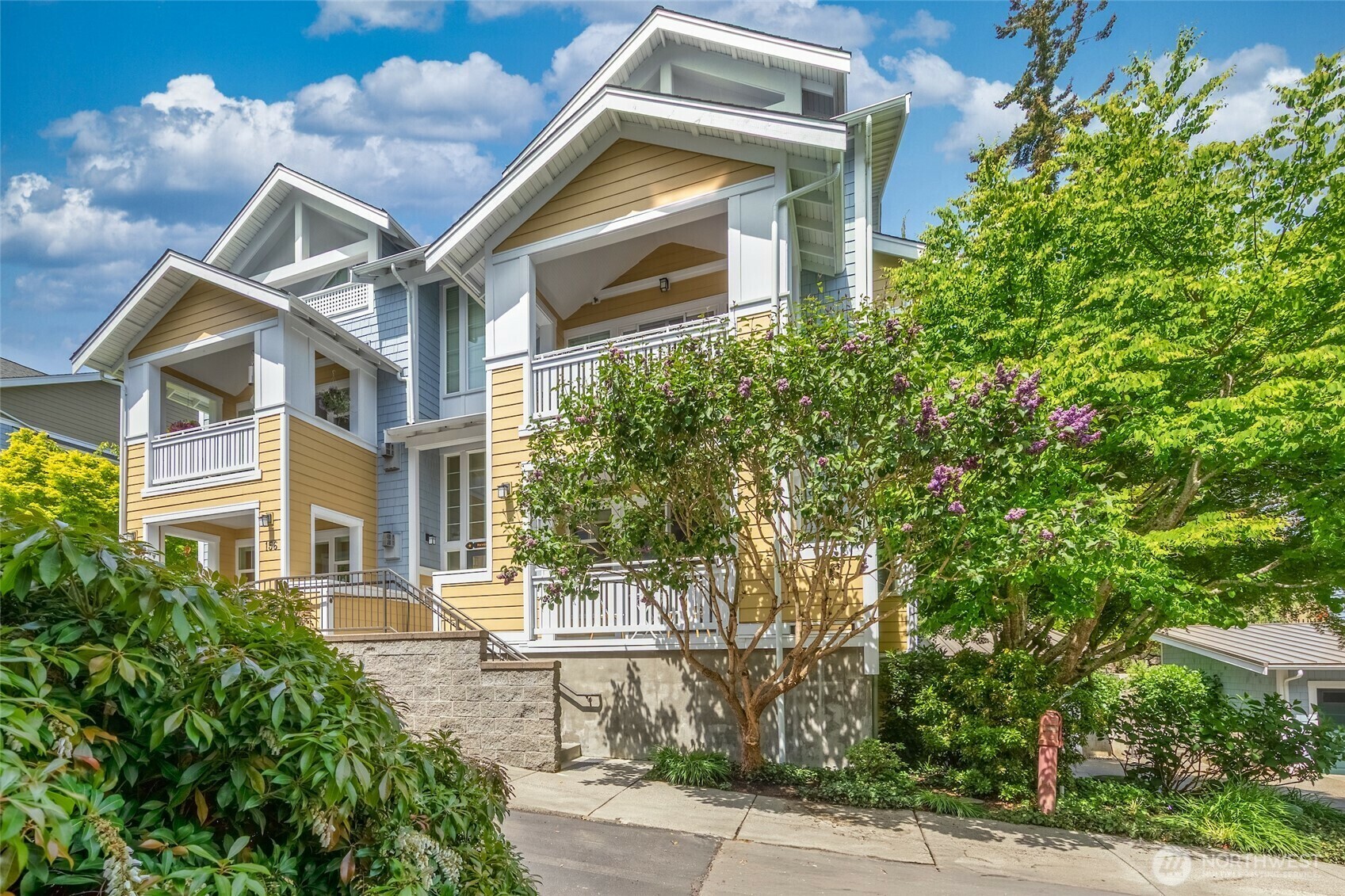Property Photo: 156 Hall Brothers Lp 102 WA 98110