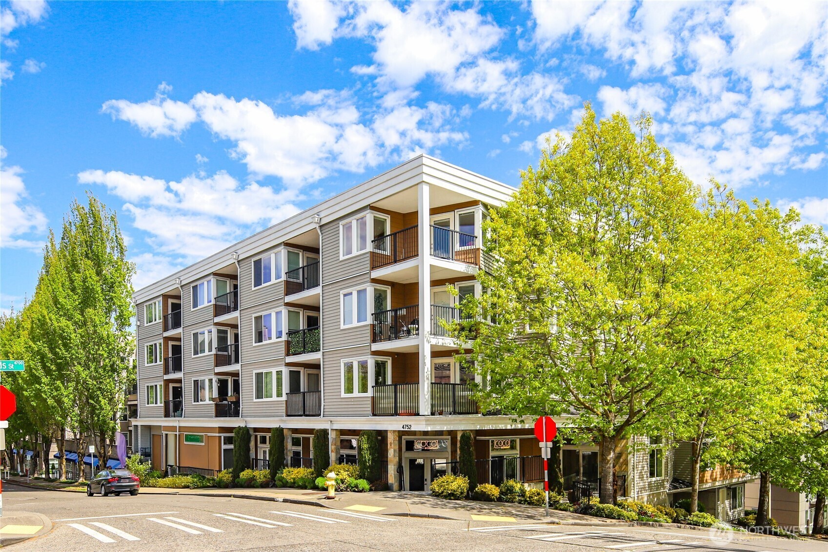 4752  41st Avenue SW 403  Seattle WA 98116 photo