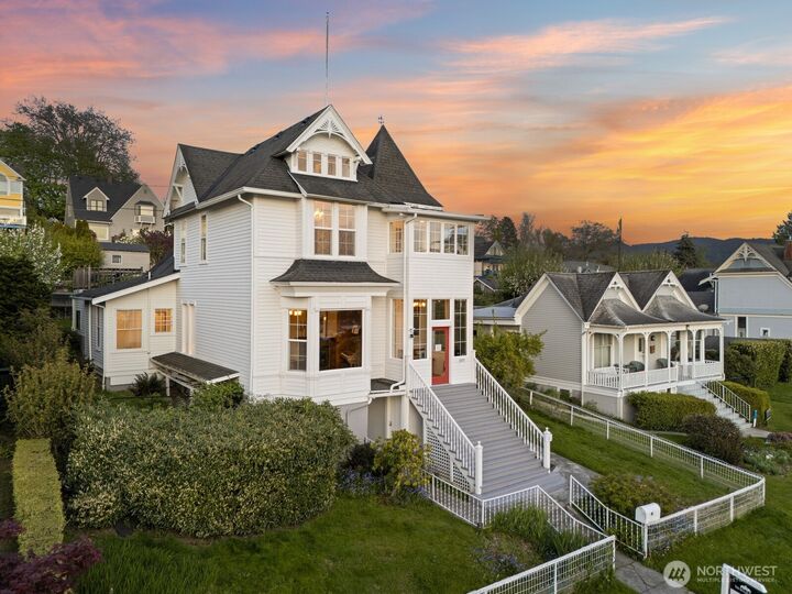 1005  15th Street  Bellingham WA 98225 photo