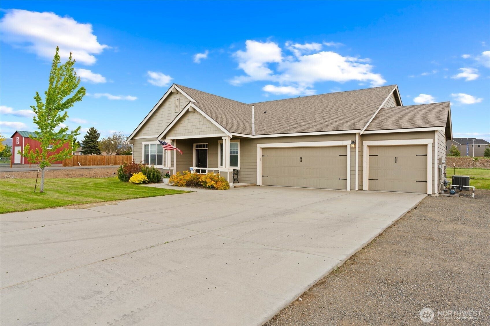 Property Photo: 1602 W Bowers Road WA 98926