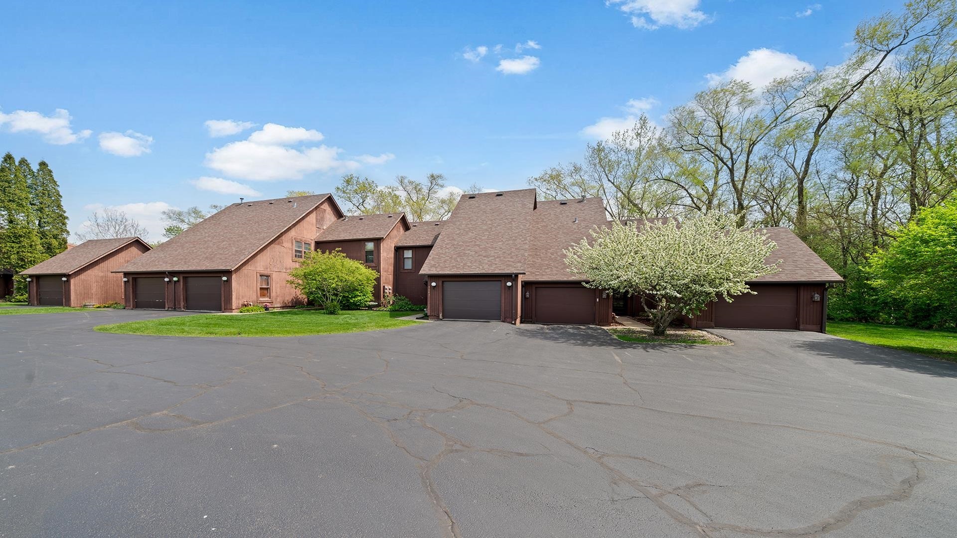 Property Photo: 5047 Woodlake Drive IL 61111