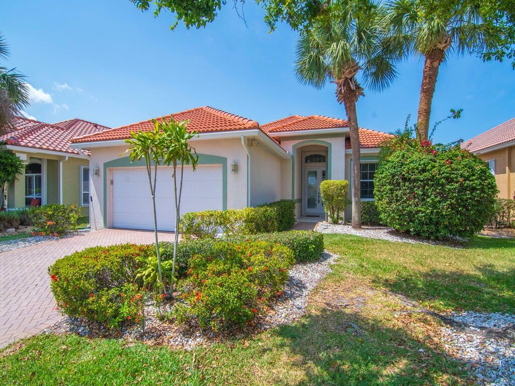 Property Photo: 614 NW Lambrusco Drive FL 34986