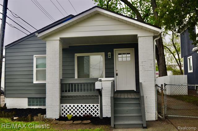 23027 Powell Avenue  Hazel Park MI 48030 photo