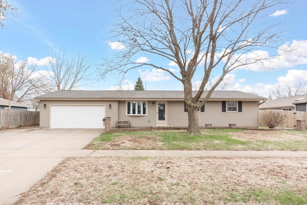 Property Photo: 1613 South Grant Avenue WI 53546