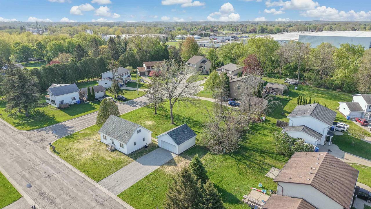 Property Photo: 1015 Meadow Street WI 53094
