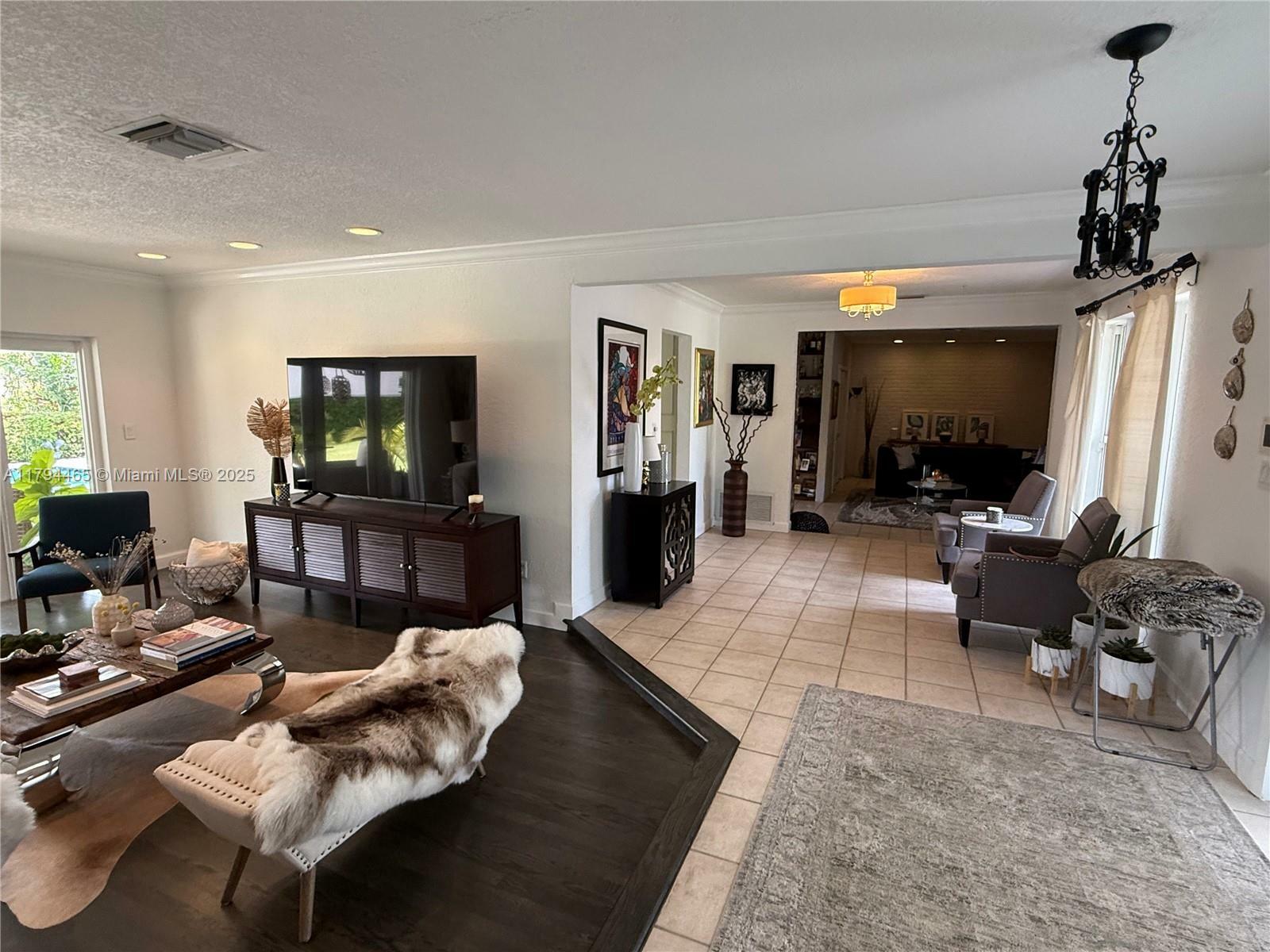 Property Photo: 9720 SW 104th Ct FL 33176