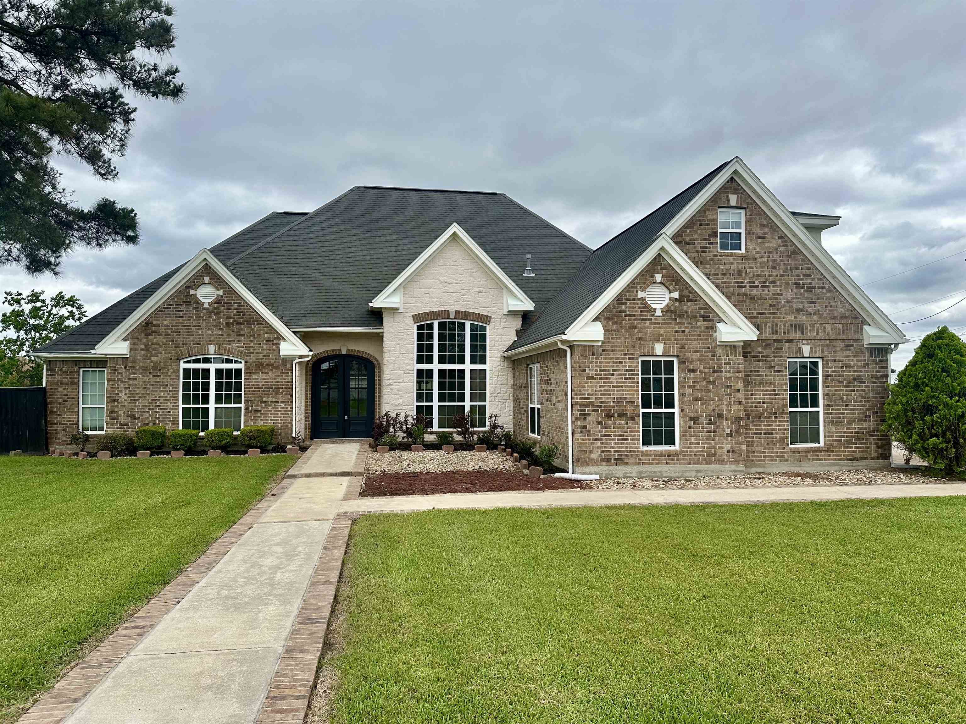 Property Photo: 305 Tyler Dr TX 77630