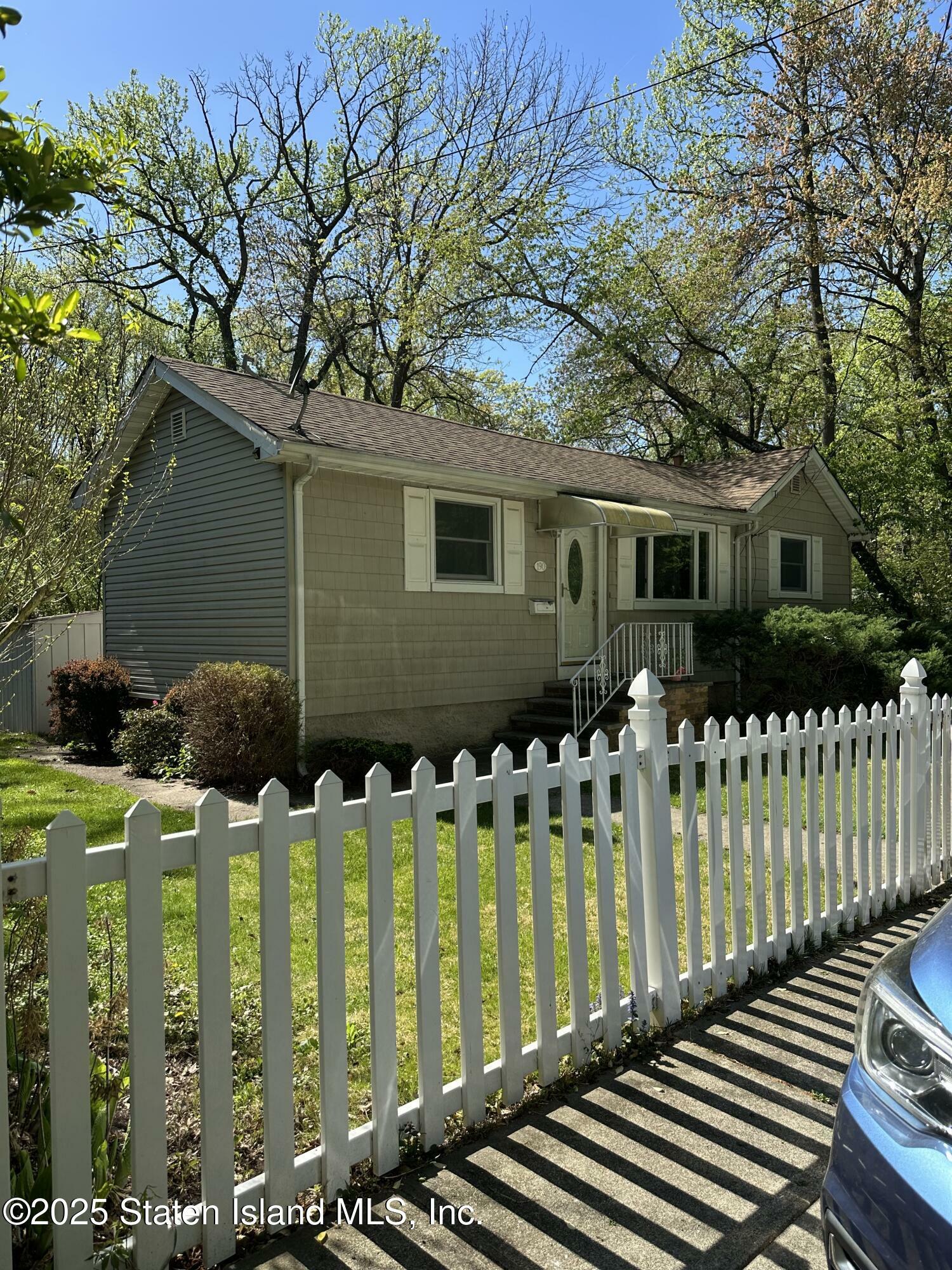 Property Photo: 190 Prall Avenue NY 10312