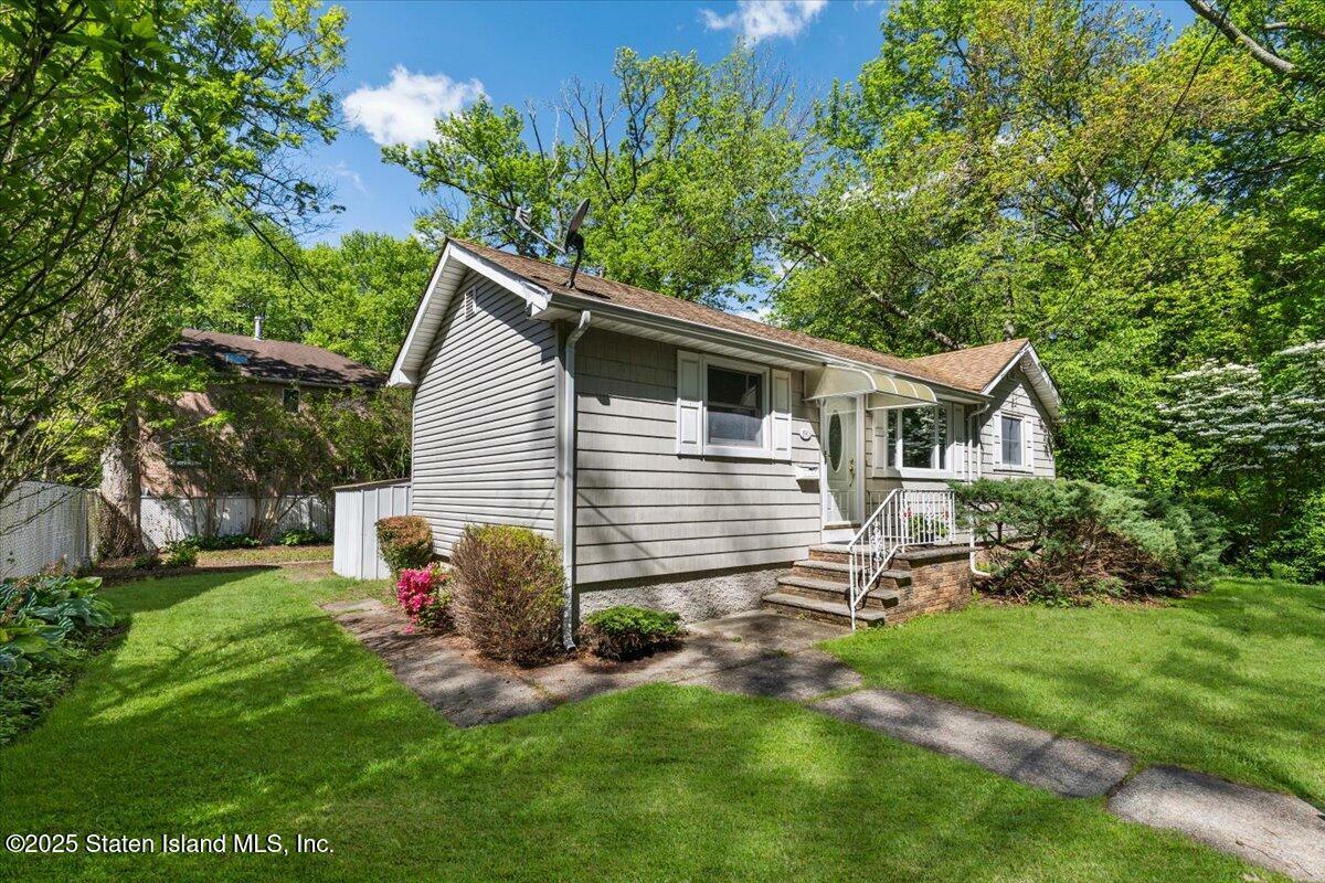 Property Photo: 190 Prall Avenue NY 10312