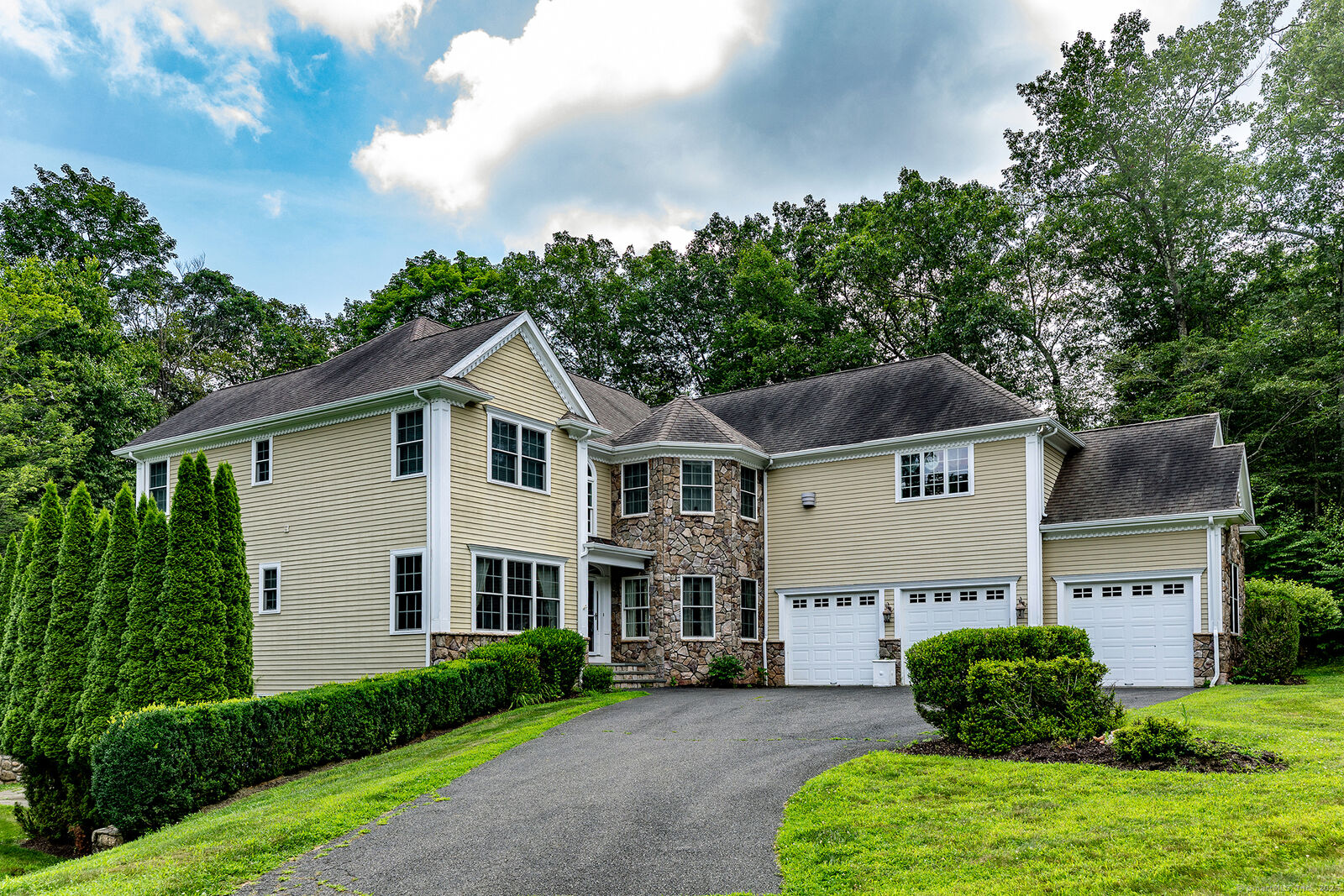 Property Photo:  15 Logging Trail Lane  CT 06804 