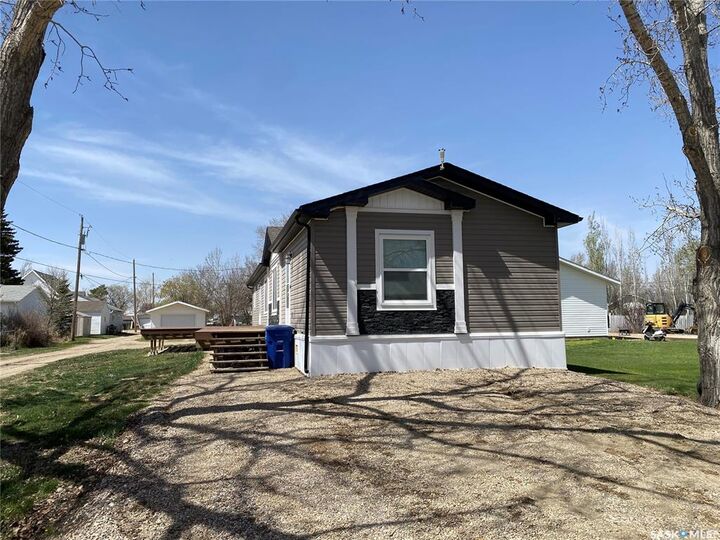 Property Photo:  105 7th Street  SK S0L 0A7 