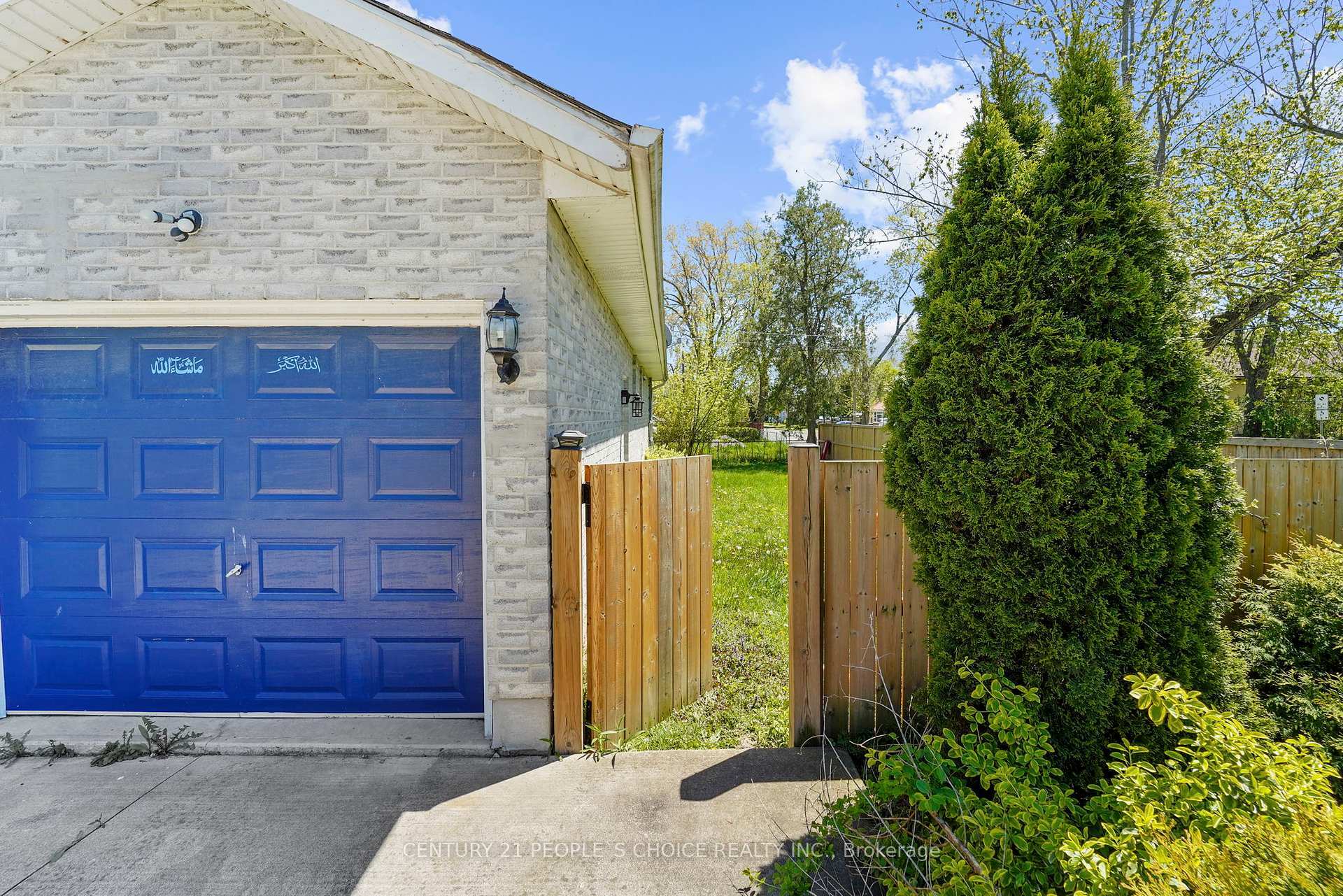 Property Photo: 3640 Aberdeen Street ON L2G 7X4