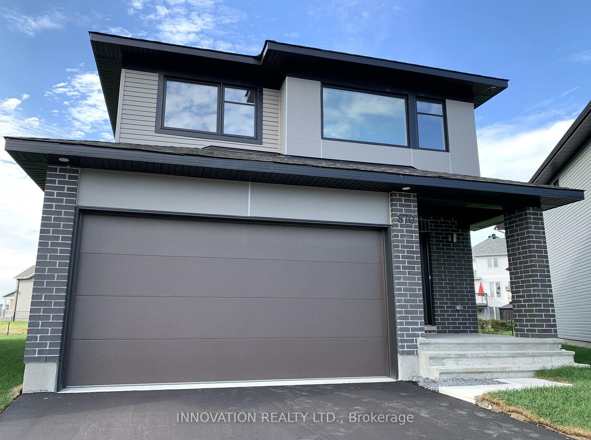 Property Photo: 870 Sendero Way ON K2S 2W9