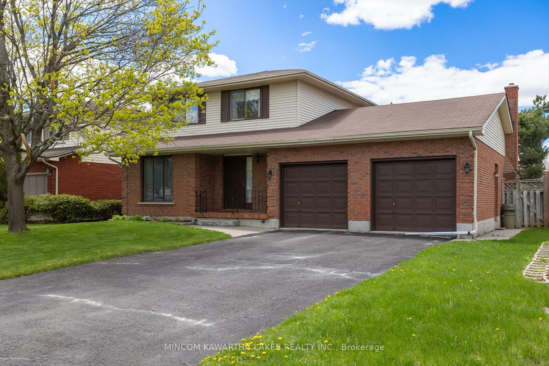 Property Photo: 1914 Parkwood Circle ON K9J 8C6
