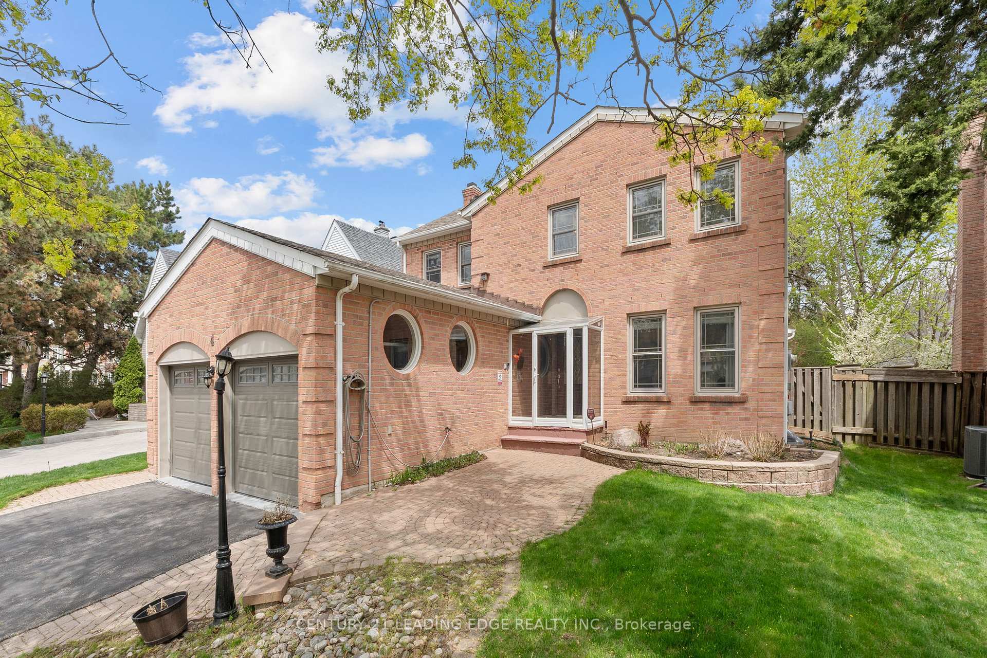 Property Photo: 4 Longwater Chase ON L3R 4A2
