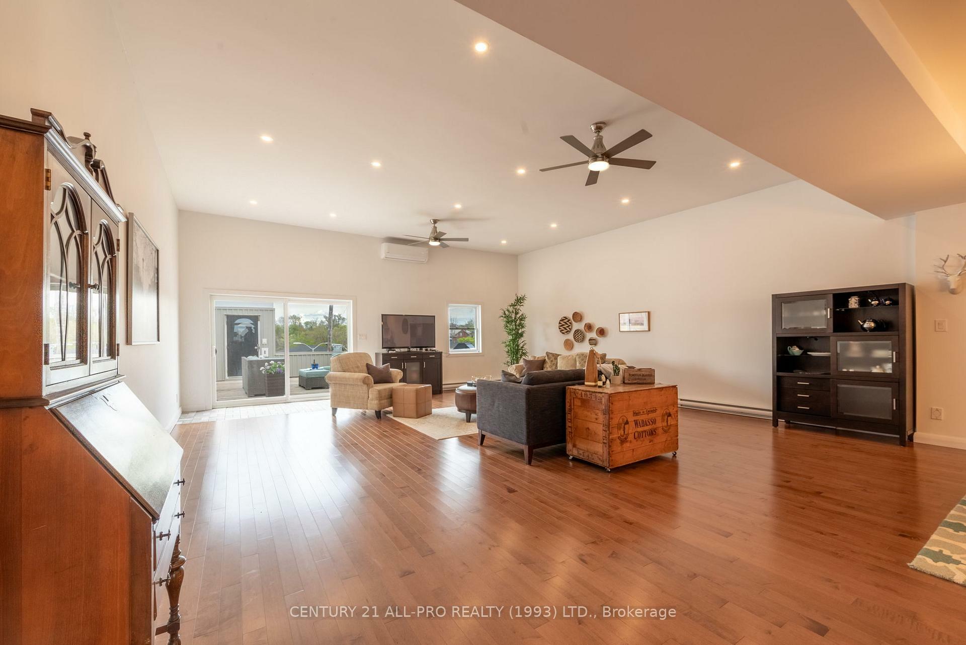Property Photo: 40 King Street W ON K9A 2M1