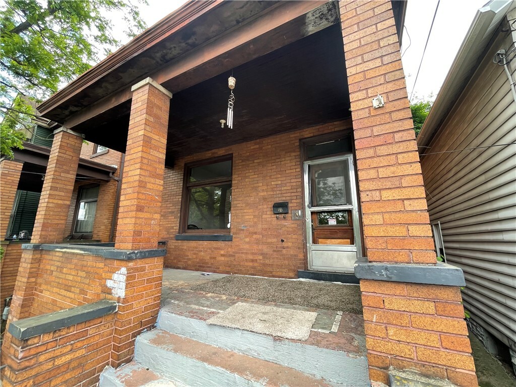 Property Photo: 827 Lincoln PA 15022