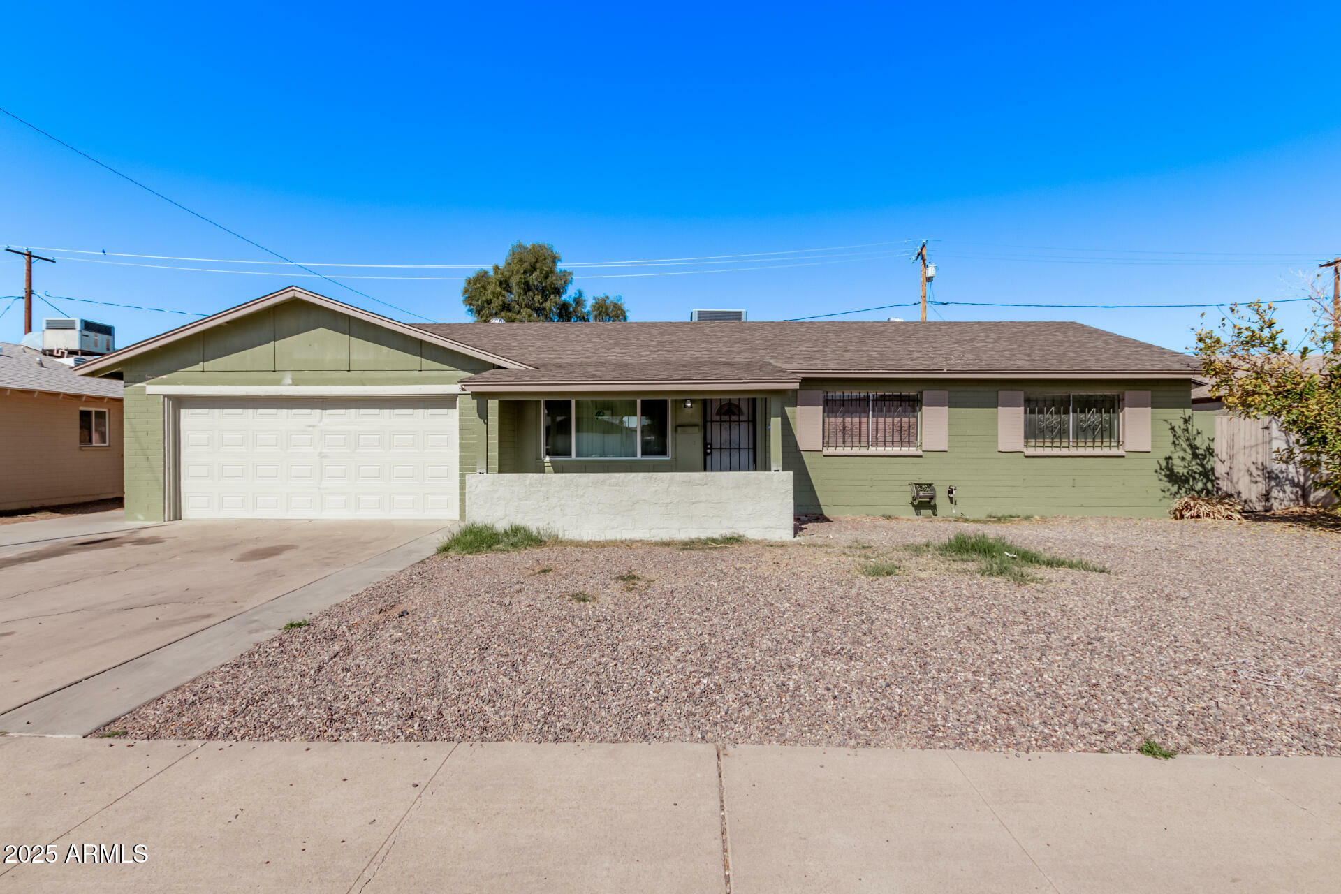 Property Photo: 4004 W Myrtle Avenue AZ 85051