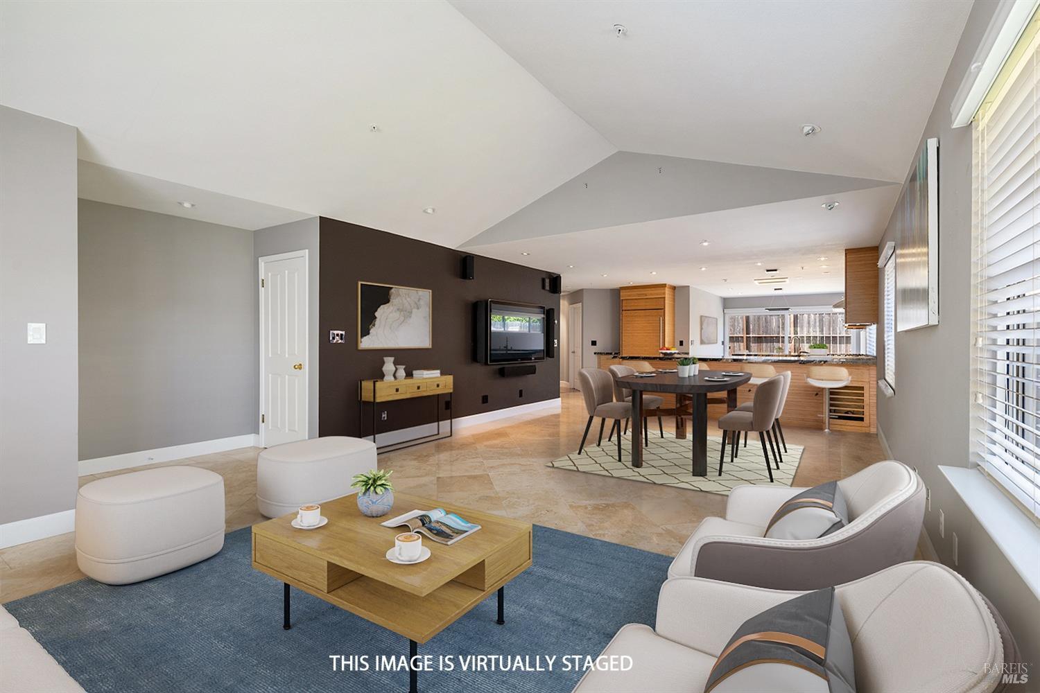 Property Photo: 431 433 University Street CA 95448