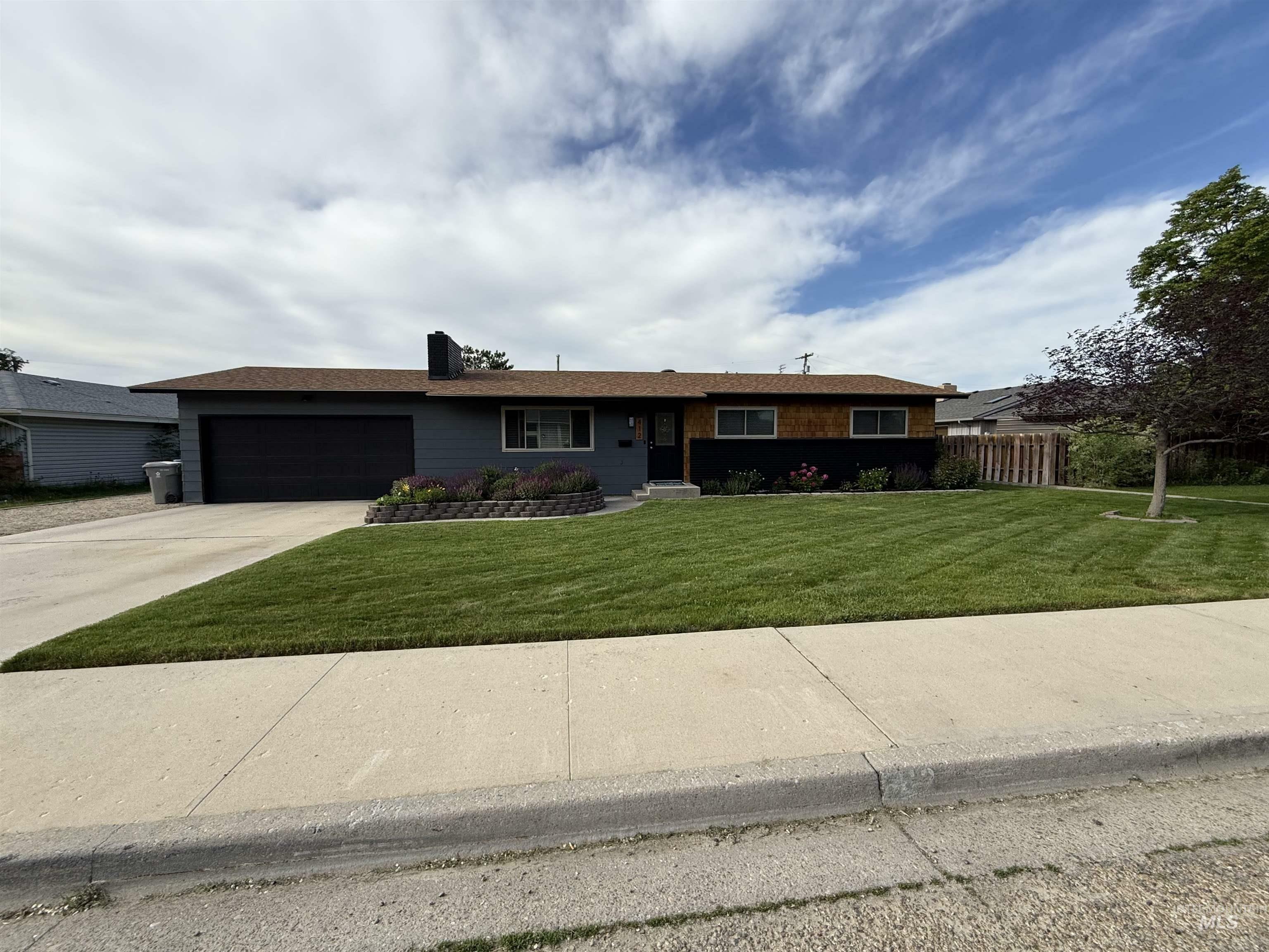 412 W Dakota Ave  Nampa ID 83686 photo