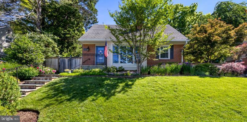 Property Photo: 4711 Edgefield Road MD 20814