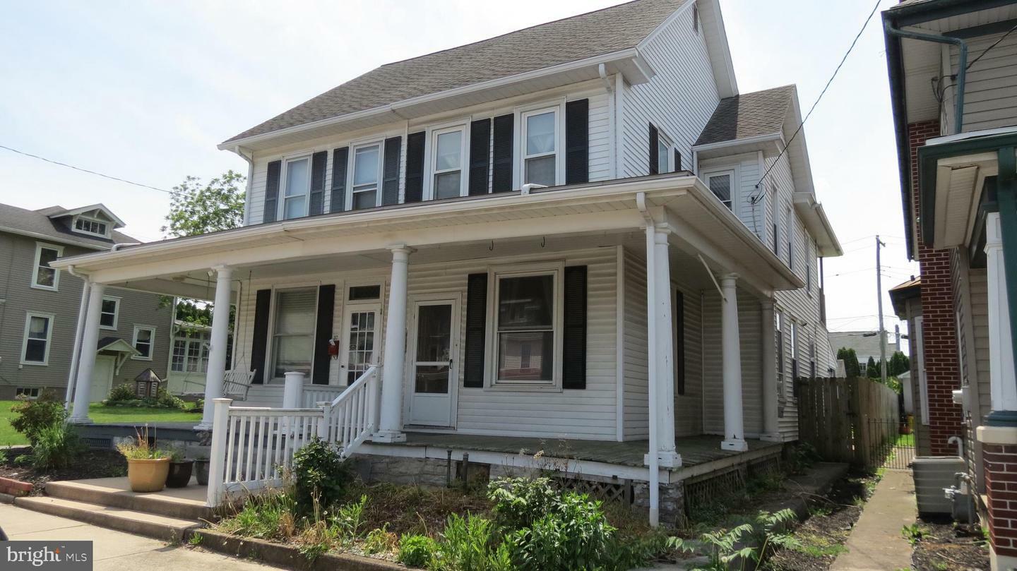 Property Photo:  39 N Grant Street  PA 17078 