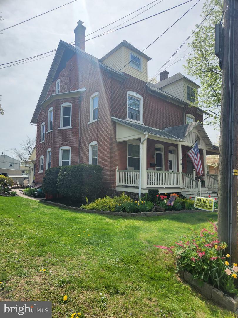 Property Photo:  34 E Reliance Rd  PA 18964 