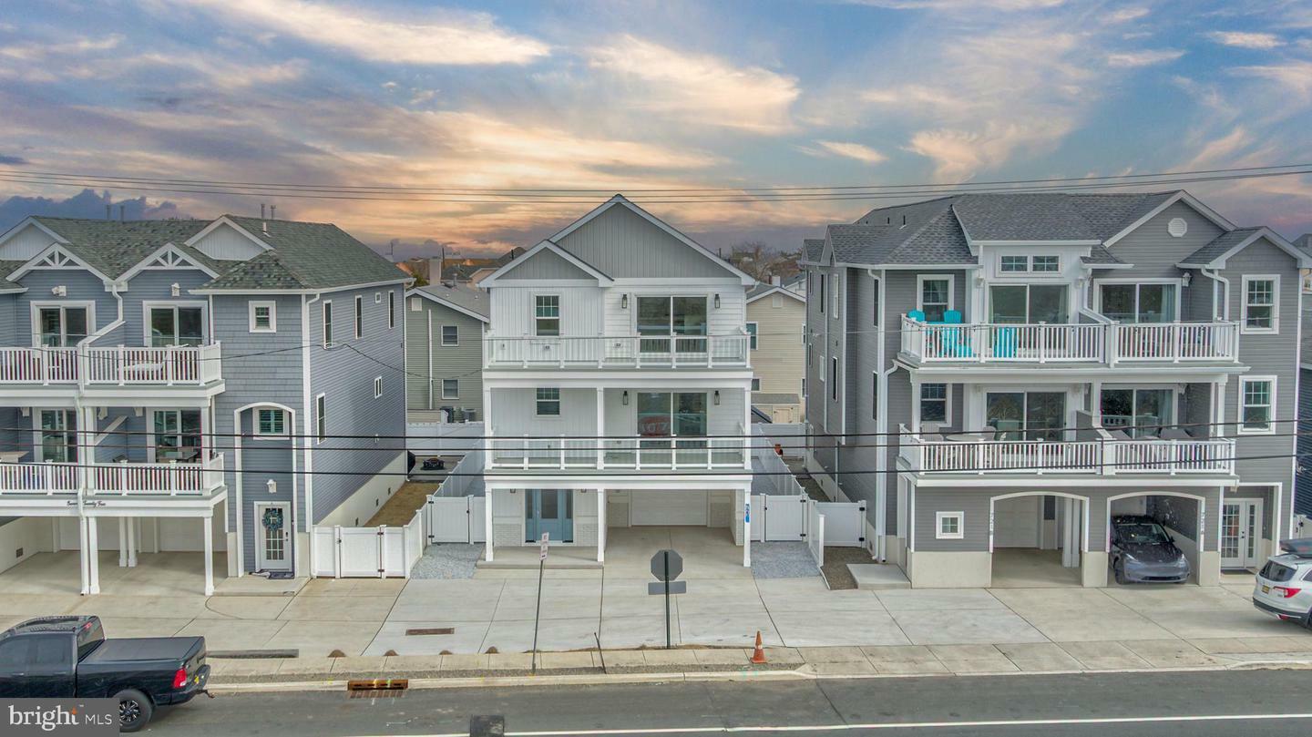 723 W Spruce Avenue  North Wildwood NJ 08260 photo