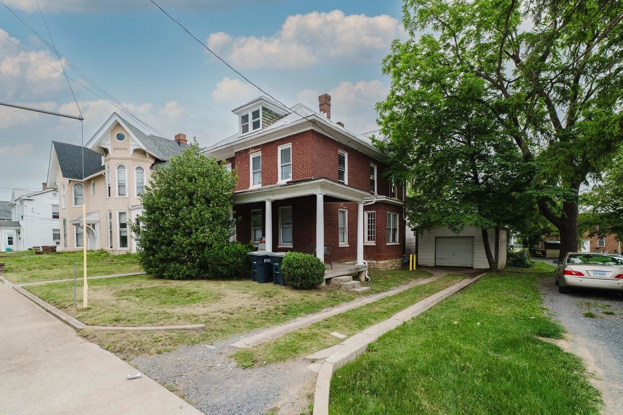 Property Photo:  316 North High St  VA 22802