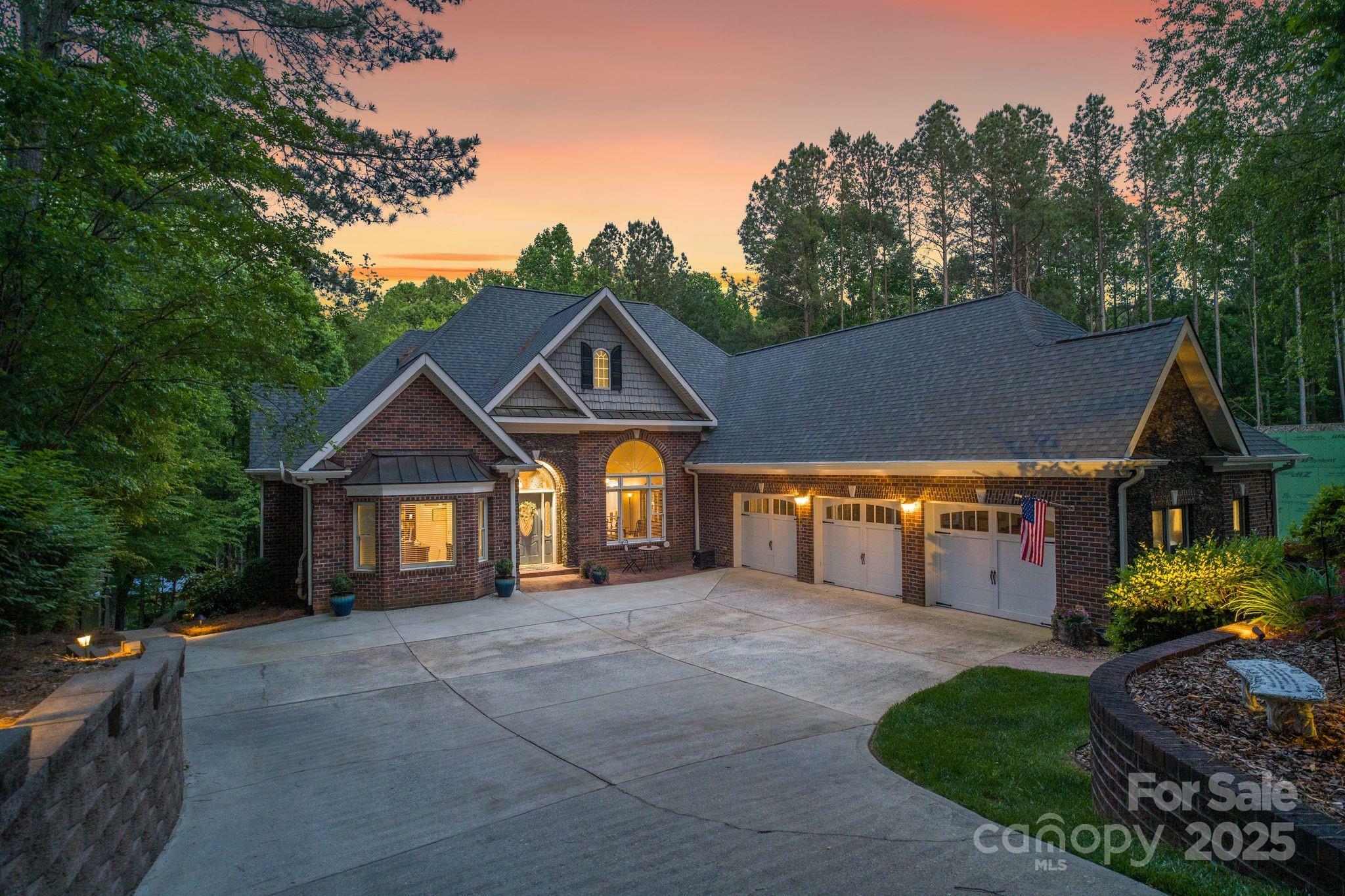2200 Capes Cove Drive  Sherrills Ford NC 28673 photo