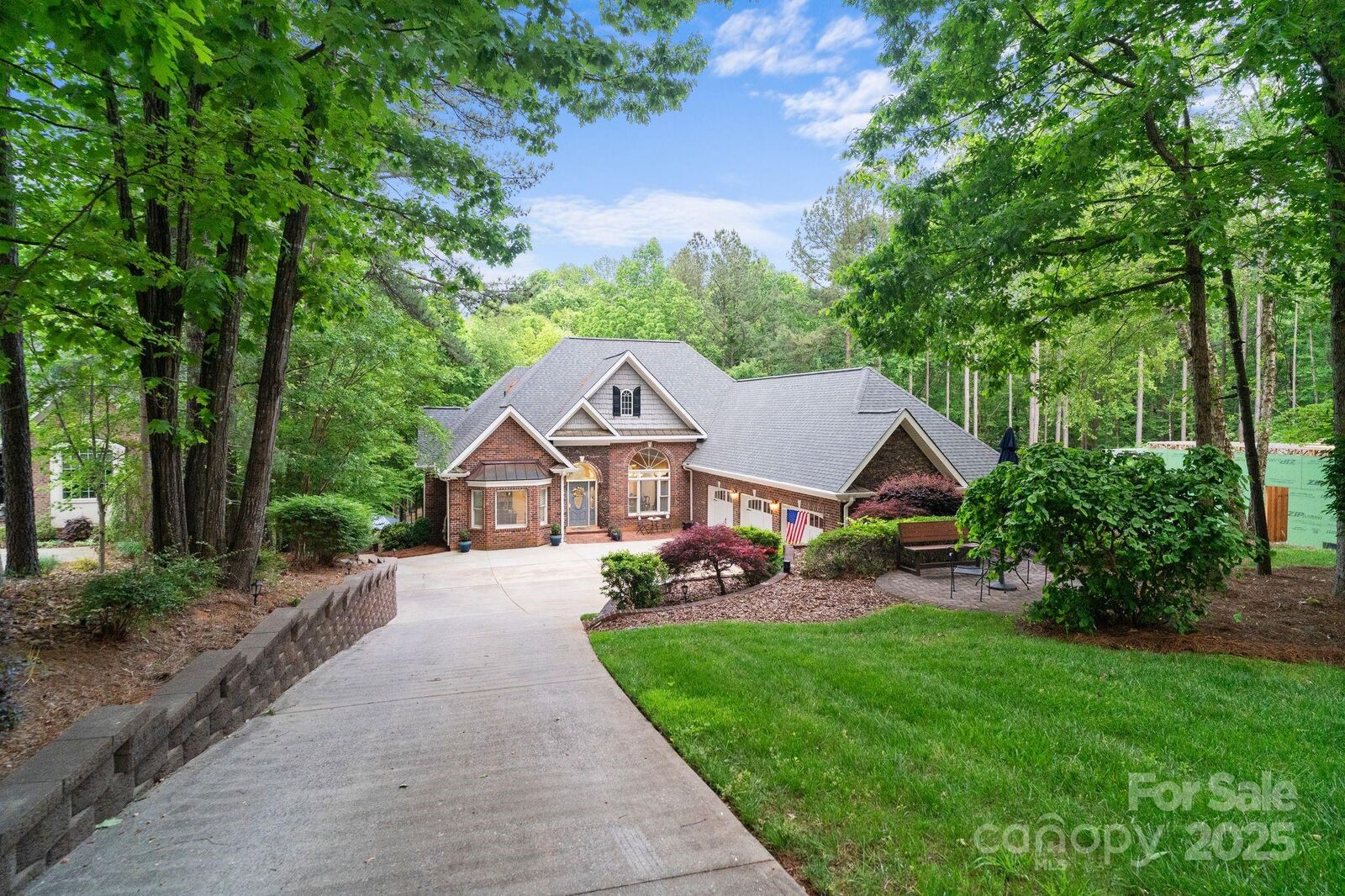 Property Photo: 2200 Capes Cove Drive NC 28673