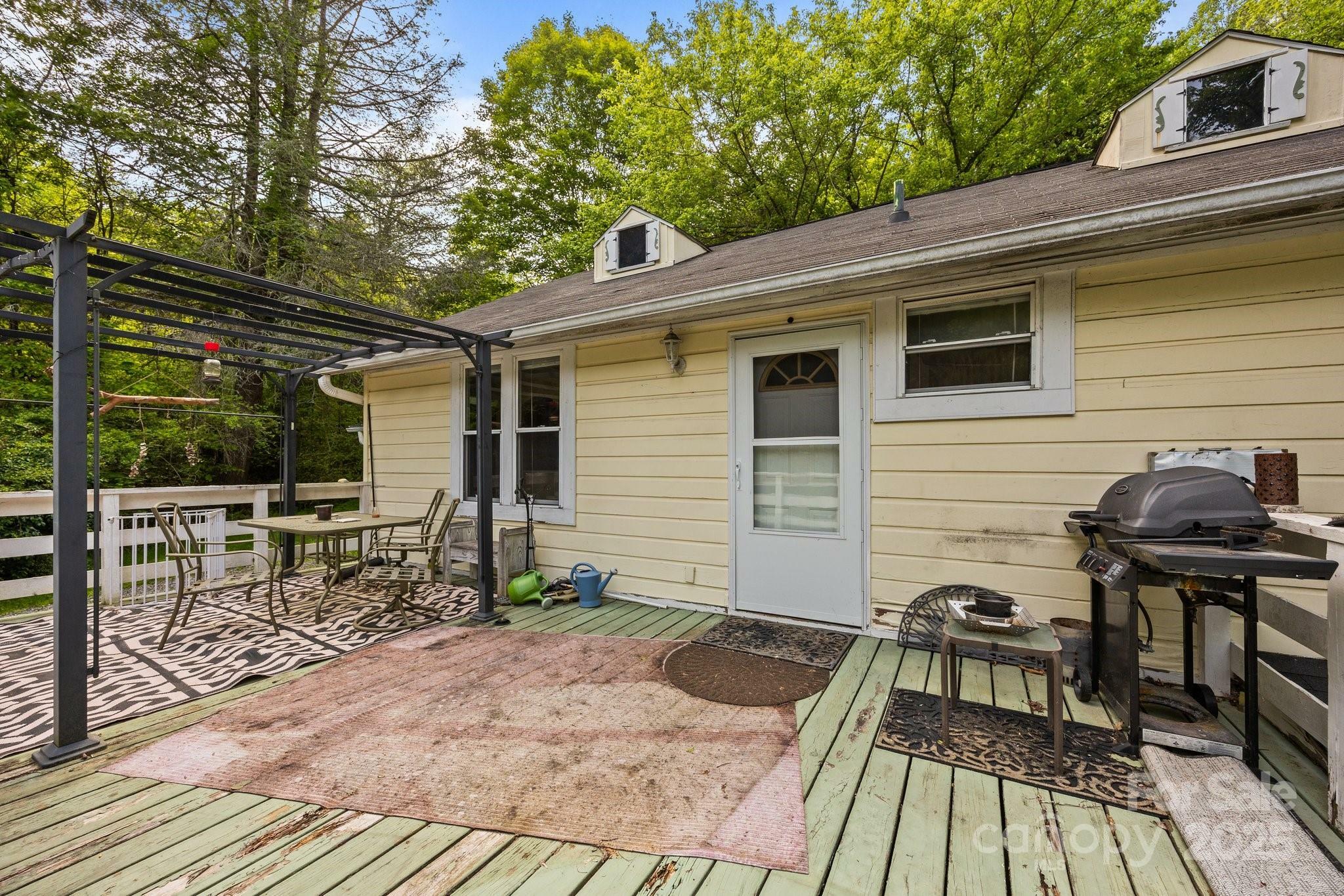 Property Photo: 3905 Nc Hwy 213 Highway NC 28753