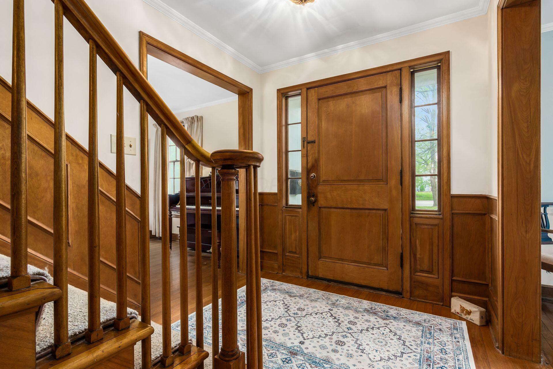 Property Photo: 2731 E Broad Street OH 43209