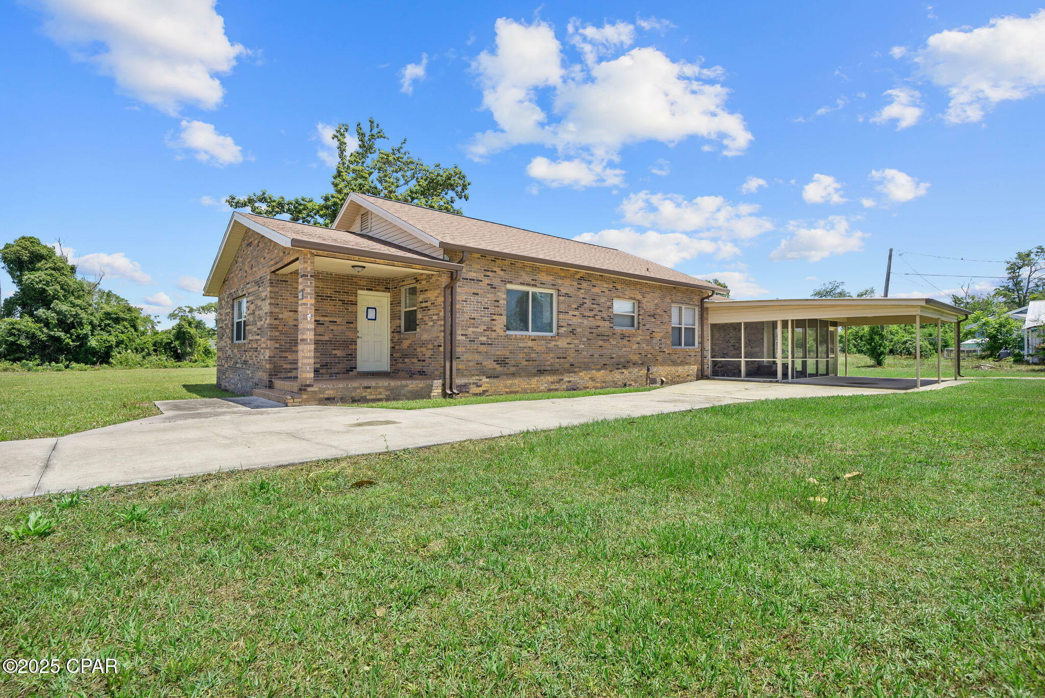 Property Photo: 802 Magnolia Avenue FL 32401