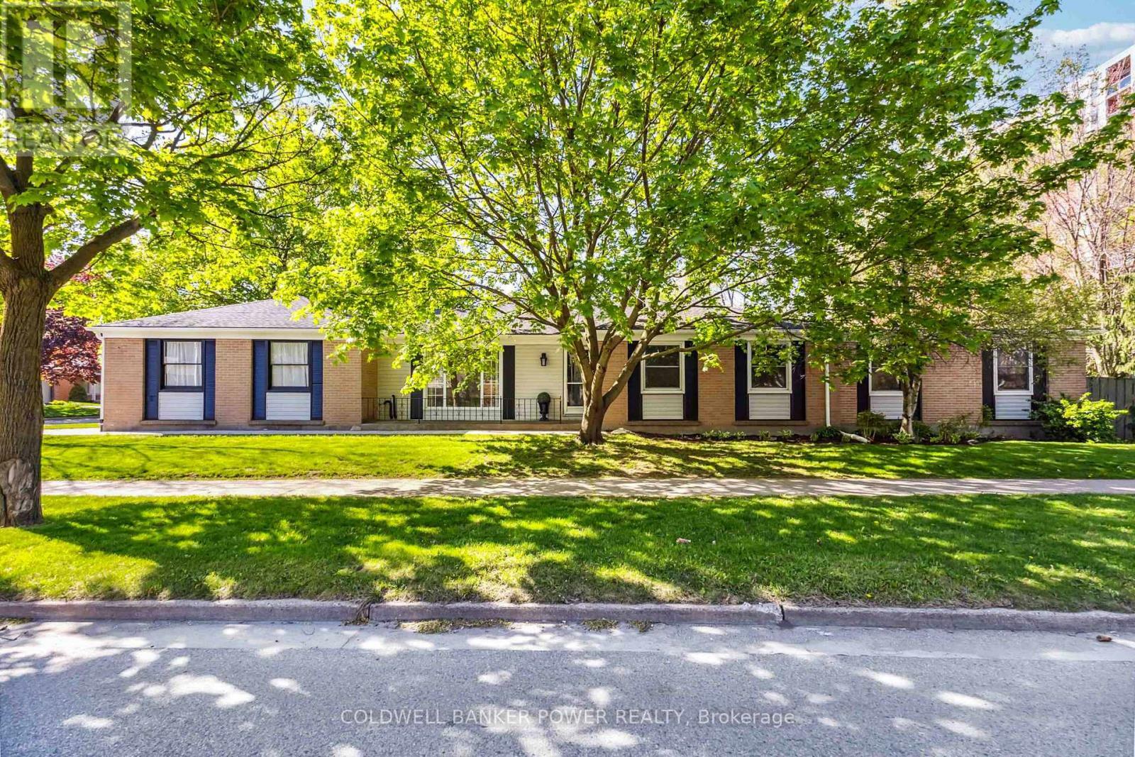 Property Photo: 52 Stuyvesant Place ON N6J 3S9