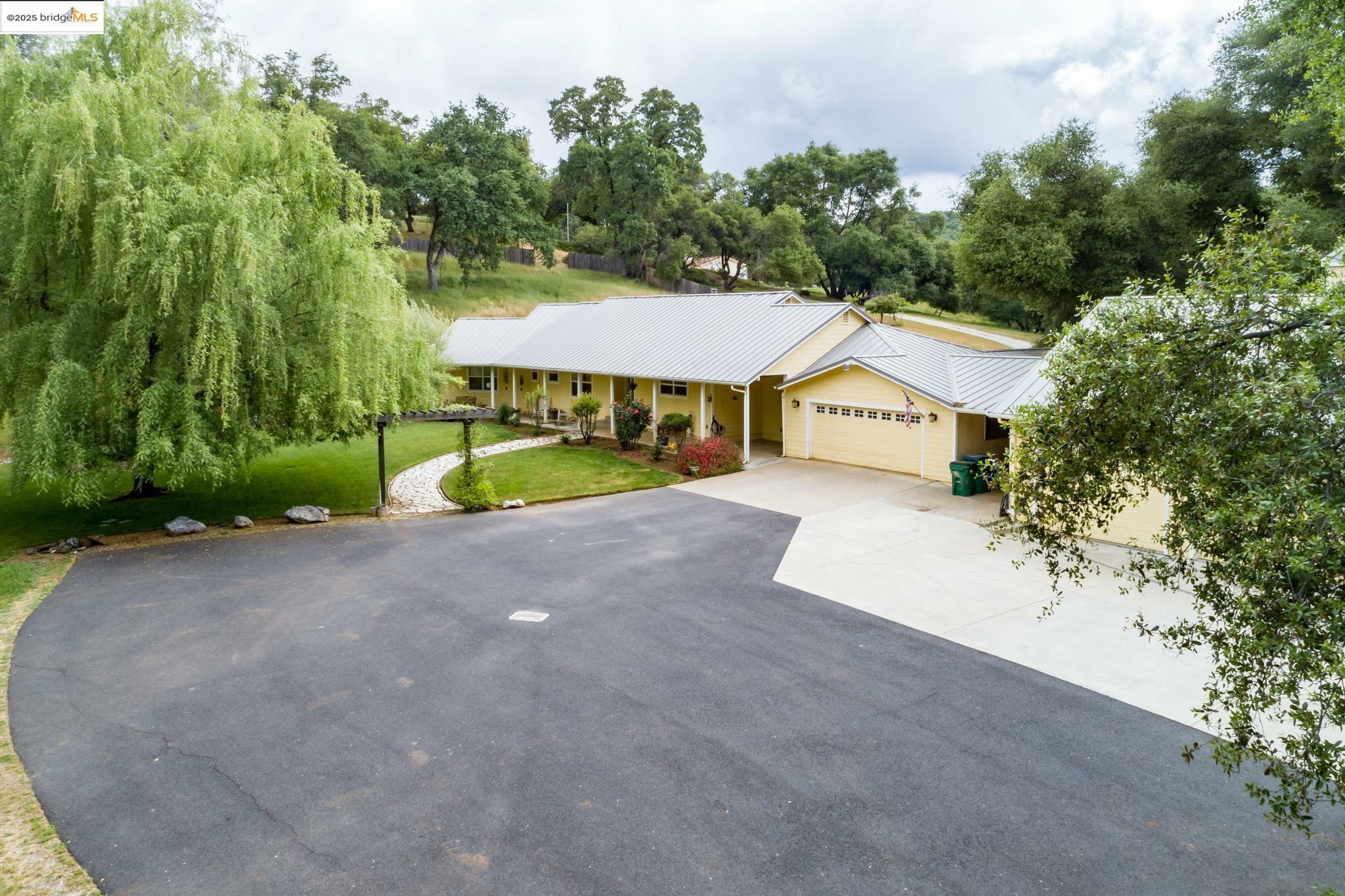 Property Photo: 22979 Parrotts Ferry Rd CA 95310