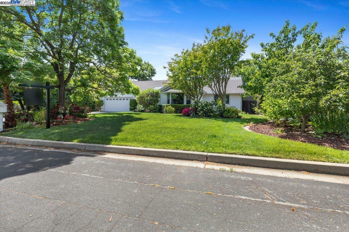 Property Photo: 1673 Walnut Heights Lane CA 94519