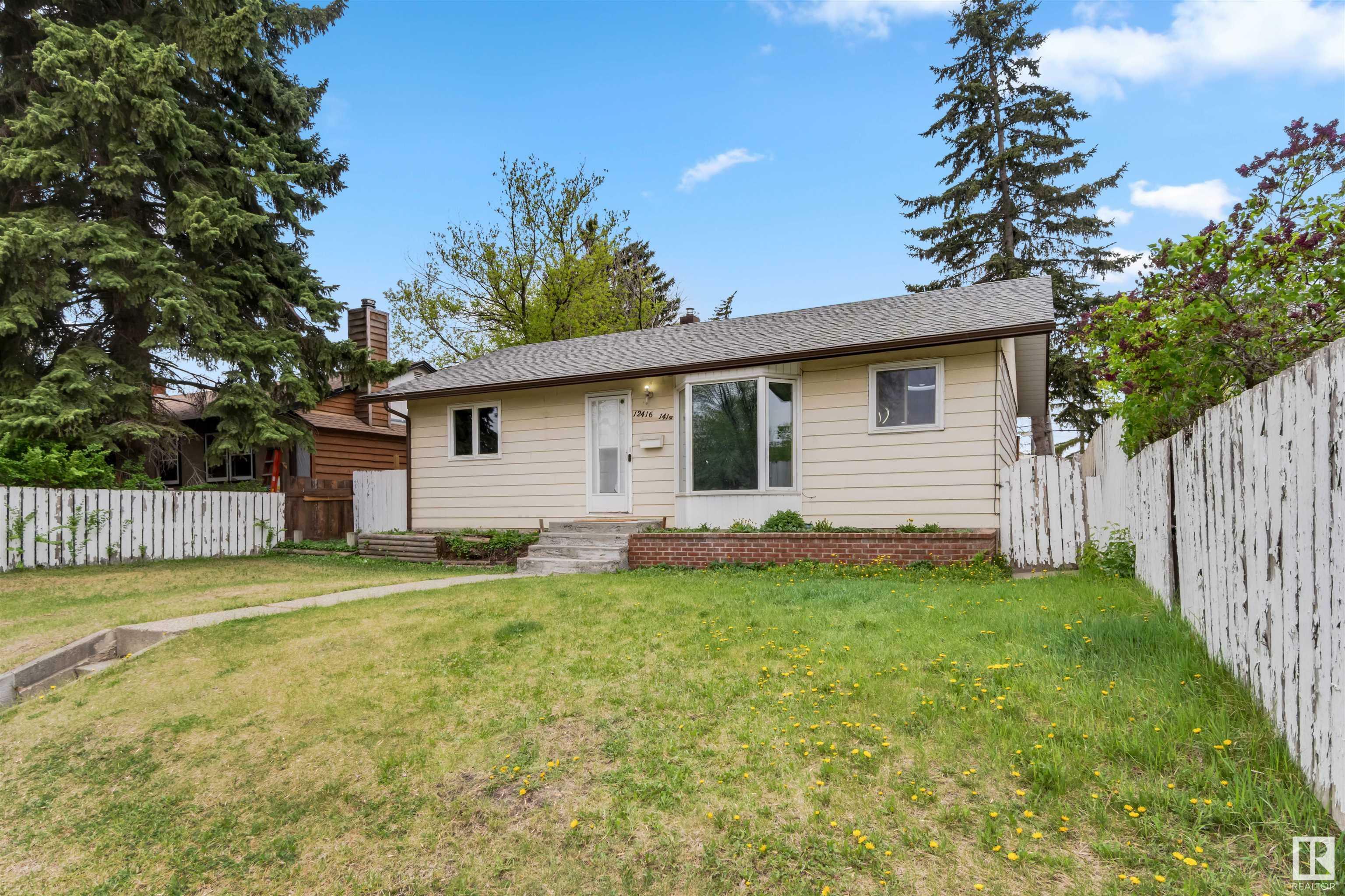 Photo de la propriété: 12416 141 Street NW AB T5L 2G5
