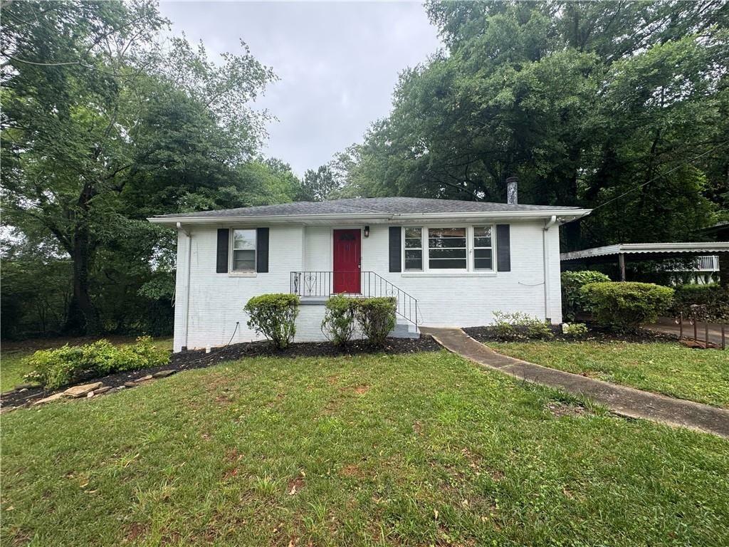 Property Photo: 218 Woodview Lane SE GA 30082